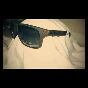 OAKLEYS & RAYBANS ONLY $80.00 TAGS ATTACHED NEW